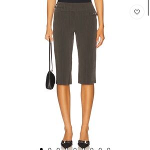 BNWT superdown Capris